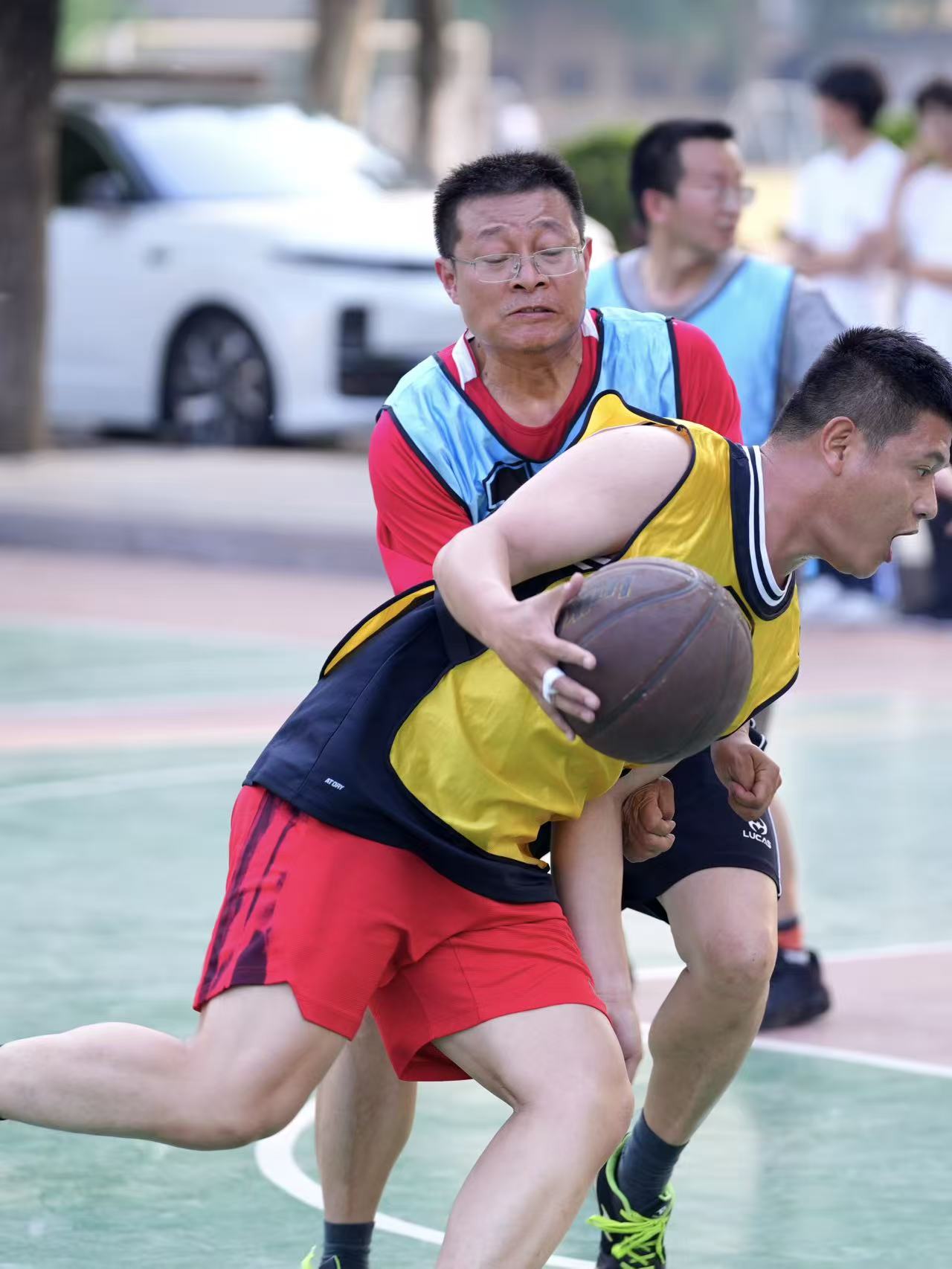 燃动赛场，凝聚力量——铜山中学春季教职工篮球赛圆满落幕